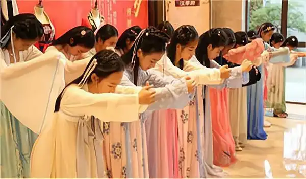 汉服打招呼基本礼仪
