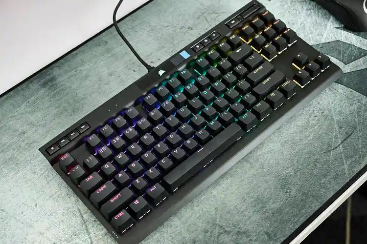 硬核电竞唯快不破美商海盗船k70rgbtklopx光轴机械键盘