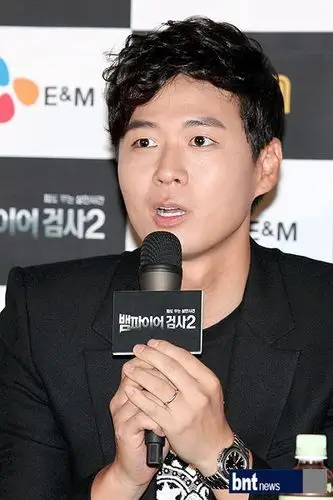 延政勋定演金子与韩智慧谱恋曲图