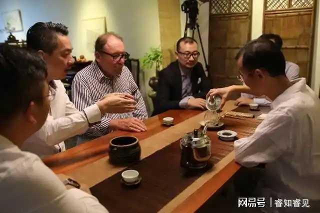 南方人喝茶聊生意北方人喝酒攀关系结果南北经济差距不断扩大