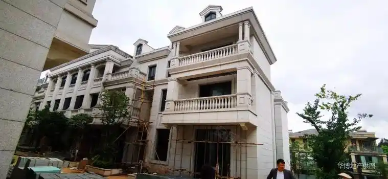 隔滇池一步春城 别墅房东定居国外忍痛割爱低于市场价300万,春城首府