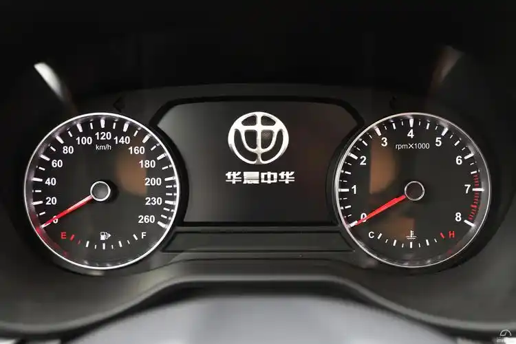 静态体验华晨中华v7