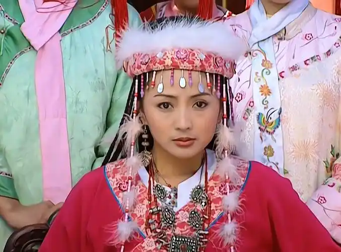 蒙丹表演驱鬼舞,尔康背后安排其与含香见面-还珠格格第二部16-2