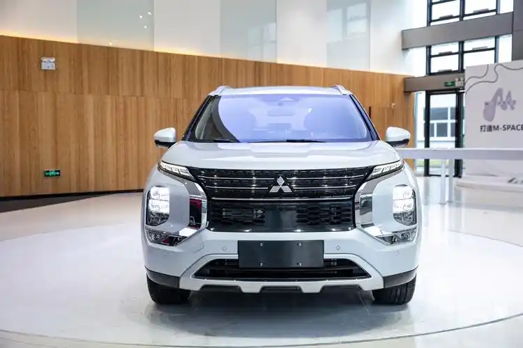 "威风凛凛"驾到,广汽三菱再放大招,全新欧蓝德闪亮登场