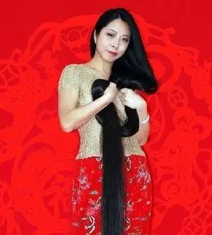 分享长发女yoyo火红长发图片40张