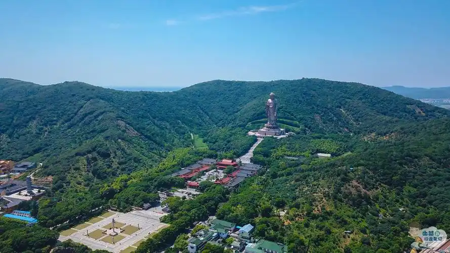 灵山大佛之所以能够在太湖边上风吹日晒而屹立不倒,主要是因为其的