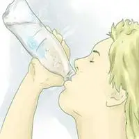 男生喝水的头像二次元_微信头像图片大全