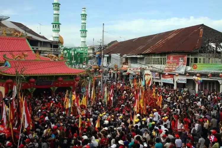 印尼西加里曼丹 山口洋小城游神