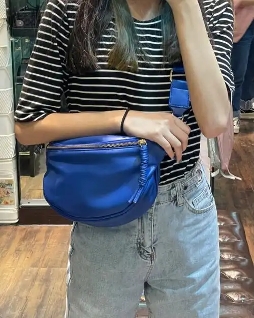 夏日休闲款谁背谁好看的胸包