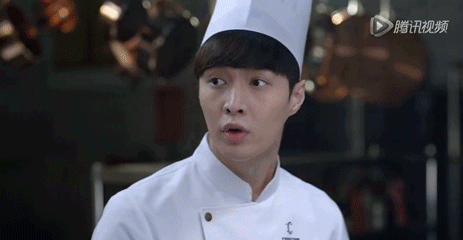 电视剧明星孙红雷张艺兴师傅厨房做饭厨师装gif动图_动态图_表情包