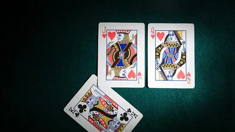 玩了这么多年扑克牌,我才发现红桃k"有问题"_湃客_澎湃新闻-the paper