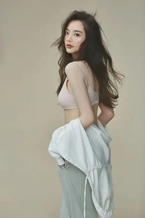 每一位女性都应该大胆的展示自己的优点和妩媚