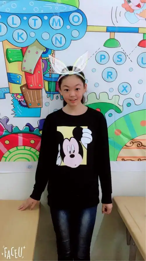 大家好,我叫王语涵!语涵的口语表达非常好!