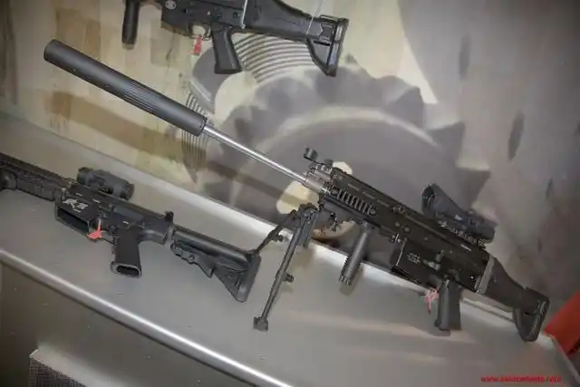 最完美的战斗步枪,来自欧洲国家,为何美国特种兵爱不释手?