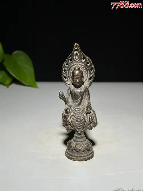 精美小铜佛开脸慈祥五官清晰皮壳老辣包浆浓厚背有字