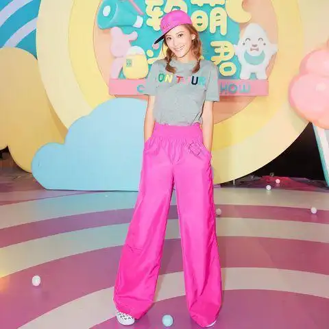 应采儿荧光色的穿搭小心机