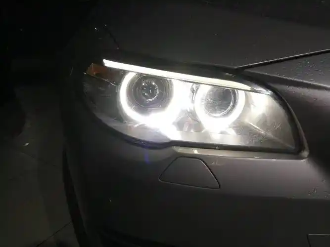 宝马5系车灯进水天使眼不亮天使眼发黄来湘潭帝都改灯完美解决