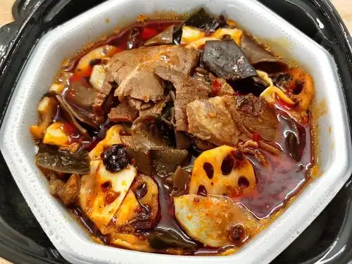 第一次吃自嗨锅,巨香!