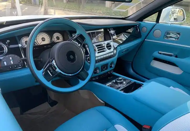 最贵gt轿跑落地超700万劳斯莱斯魅影交付江苏客户