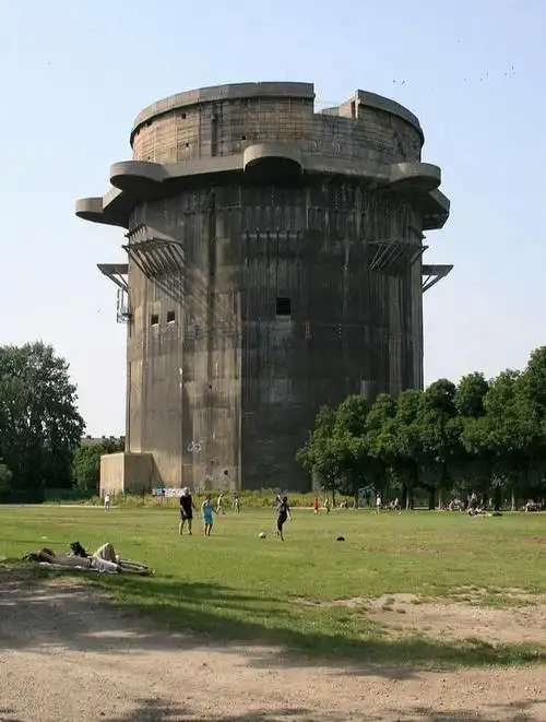 二战时柏林的高射炮塔