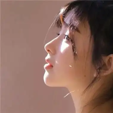 2022最潮最火女生头像高冷侧脸月牙弯弯不想尝悲欢