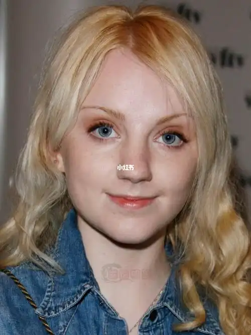 小卢娜长大后还是那么美