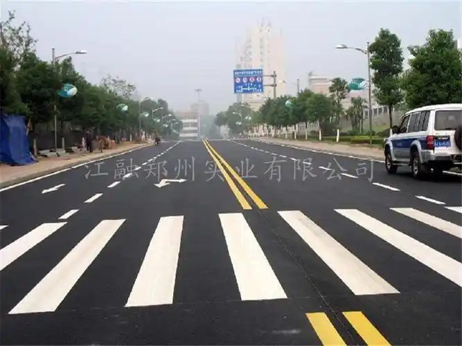 标线交通标线主要划设于道路表面,经受日晒雨淋,风雪冰冻,遭受车辆的