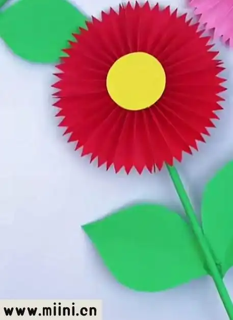 用彩纸制作向日葵太阳花的方法-miini娃娃手工网