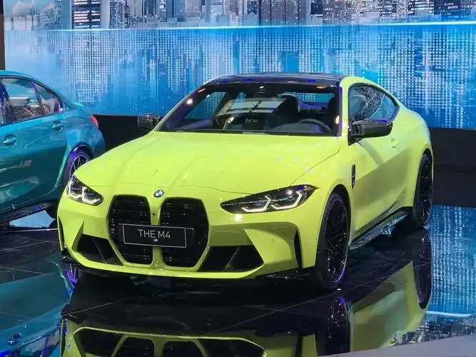 全新一代宝马m3/m4首发亮相 超大双肾格栅抢眼/提供手动挡车型