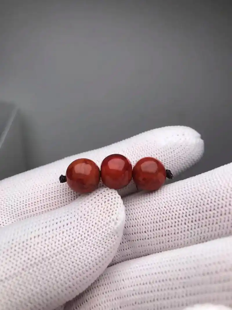 一共三颗精品南红玛瑙九口火焰纹圆珠,颜色花纹非常好,直径11 - 抖音