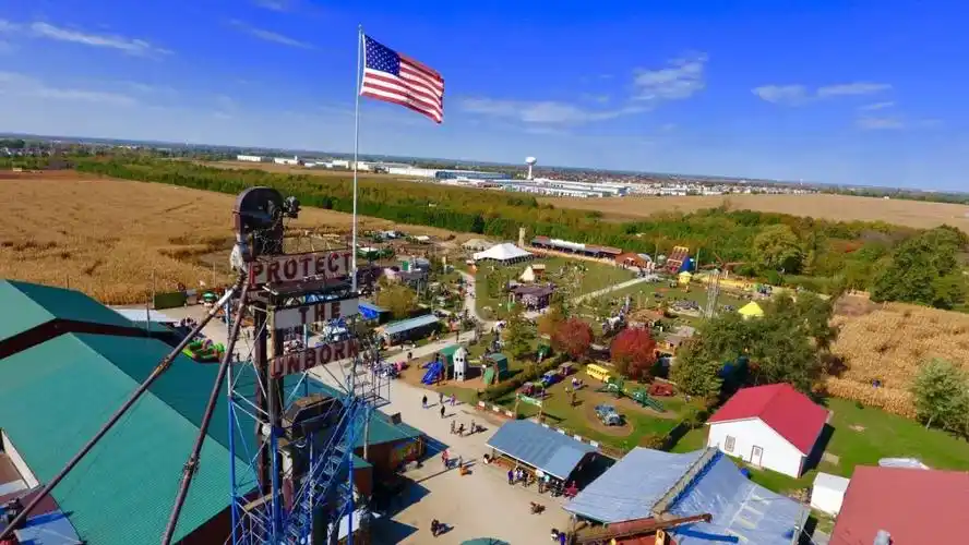 对于农场而言,大农场可以通过现代化生产,发展农业经济规模,依靠农