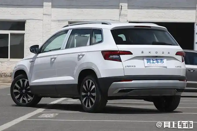 作为年度改款车型,新款柯珞克对外观进行了小幅调整,取消了车身四周大