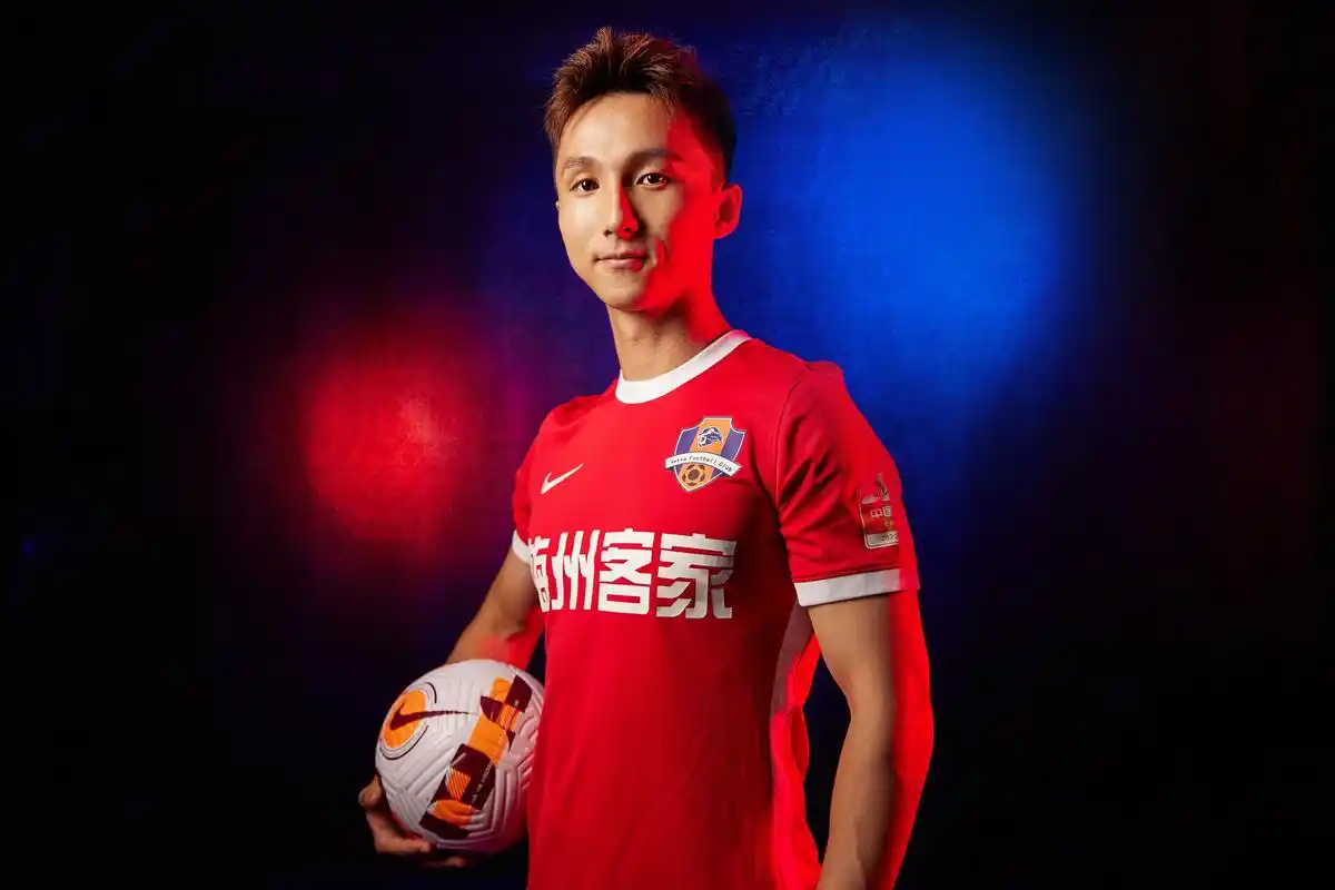 尹鸿博加盟梅州客家.