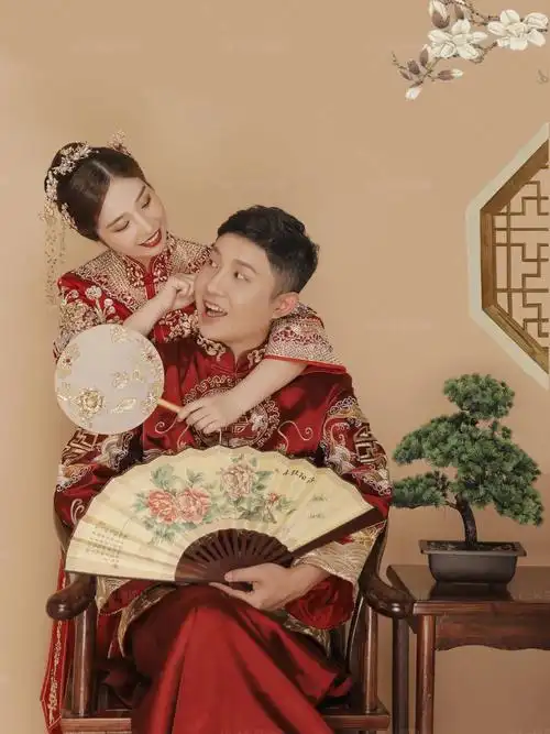 梧州婚纱照室内秀禾服婚纱照