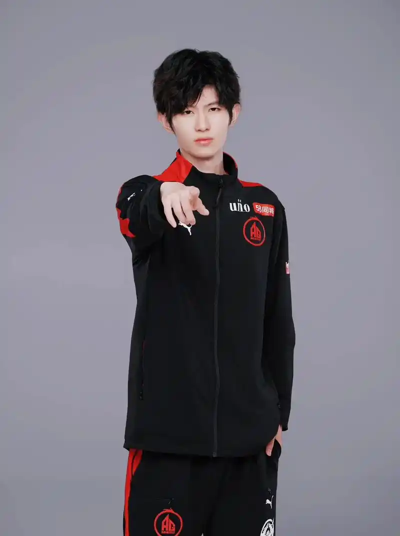 定妆照片千千万 最喜欢的还是米色炸炸头09#一诺 #成都ag - 抖音