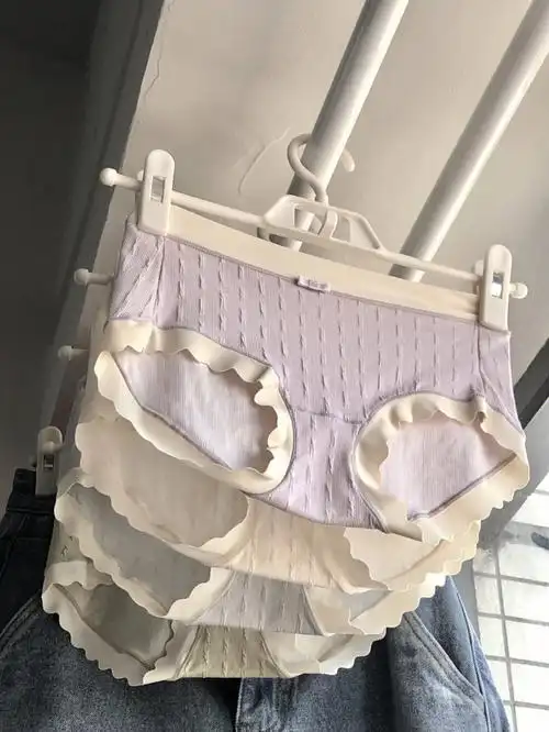 无痕面料收边,无勒痕不尴尬;价格还不到一顿饭钱~学生党可~#舒适内裤