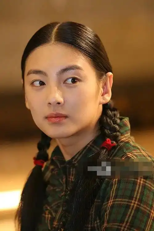 张雨绮自爆9岁被叫小狐狸精看了她年轻时的照片我信了