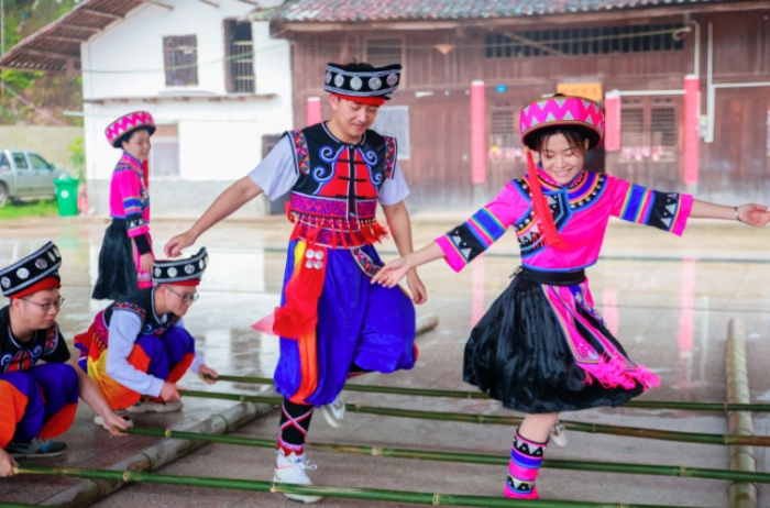 桂风壮韵三月三 春暖壮乡歌如海更多 >>刘宁蓝天立孙大伟刘小明等与