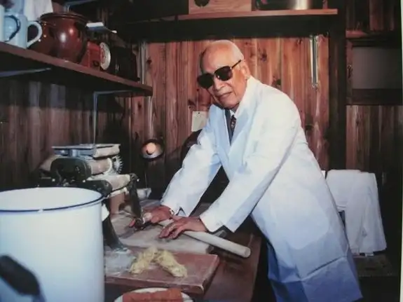 2007年1月6日日本日清食品创始人方便面之父安藤百福逝世丙戌年冬月