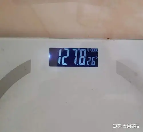 现在大一,身高 162 cm,体重 130 斤,想要谈恋爱,但是有点自卑,想谈