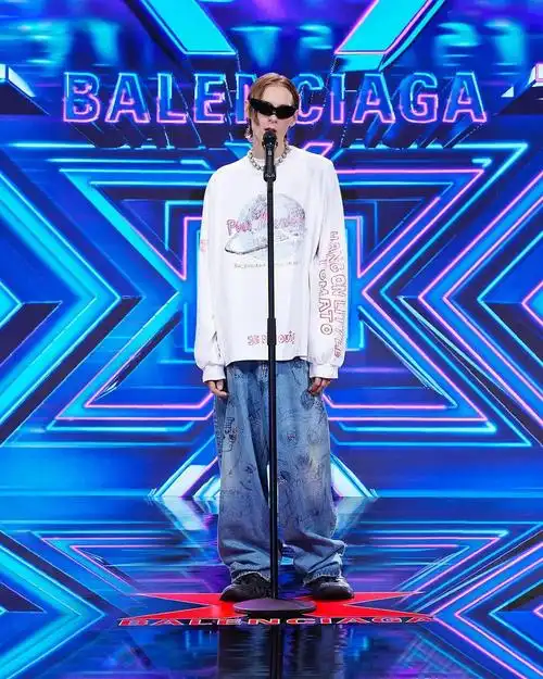 巴黎世家太会整活了