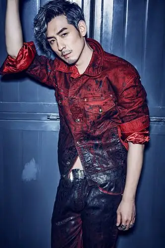 演员刘欢图片刘欢时尚杂志帅气写真图片