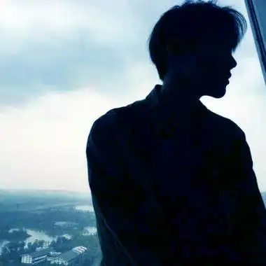 侧面冷酷帅气图片头像高清帅气冷酷的侧面男生头像图片