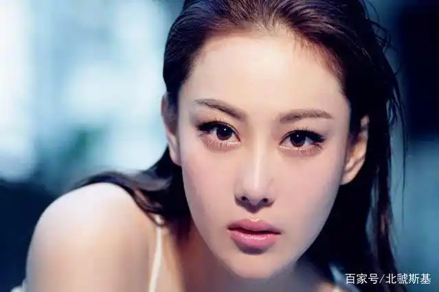 很多人把张雨绮和张馨予分不清,其实两人除了身材长相分别蛮大地