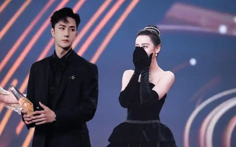 【迪丽热巴×王一博】