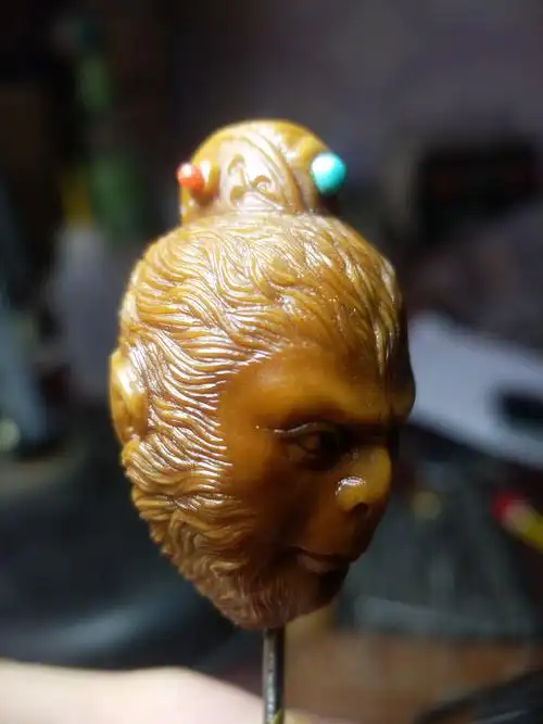 橄榄核雕美猴王