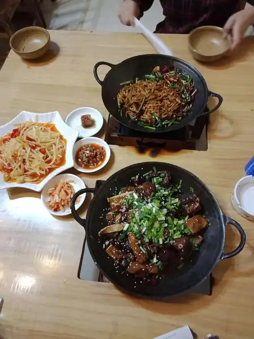 这是在外面和亲戚在一起吃饭