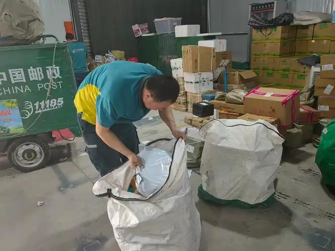 新疆加入"包邮区" 库尔勒邮政快递量日均增至3万件