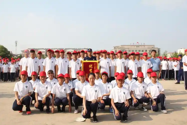 枣庄三中(市中校区)2019级高一新生军训