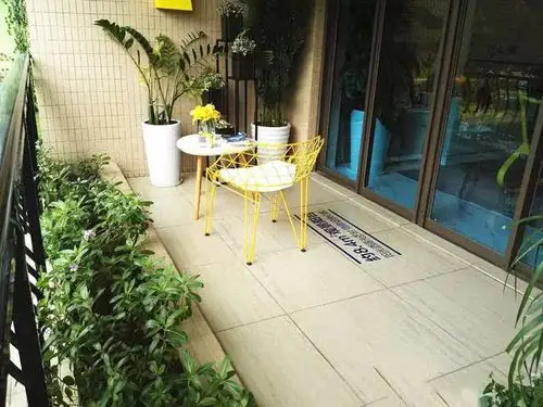 4m2超大景观阳台美观大气,可尽览园林美景!